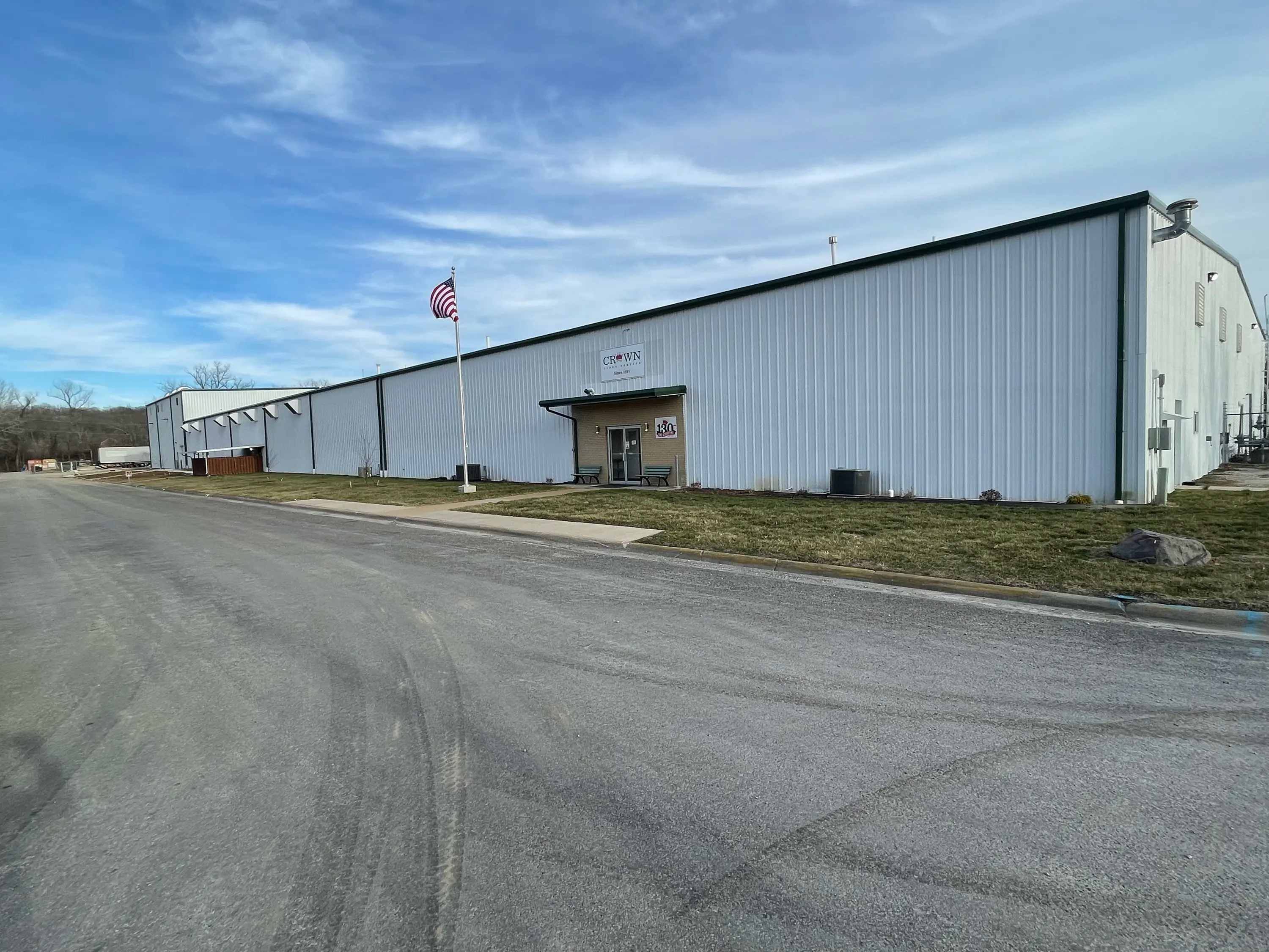 Customer laundry facility